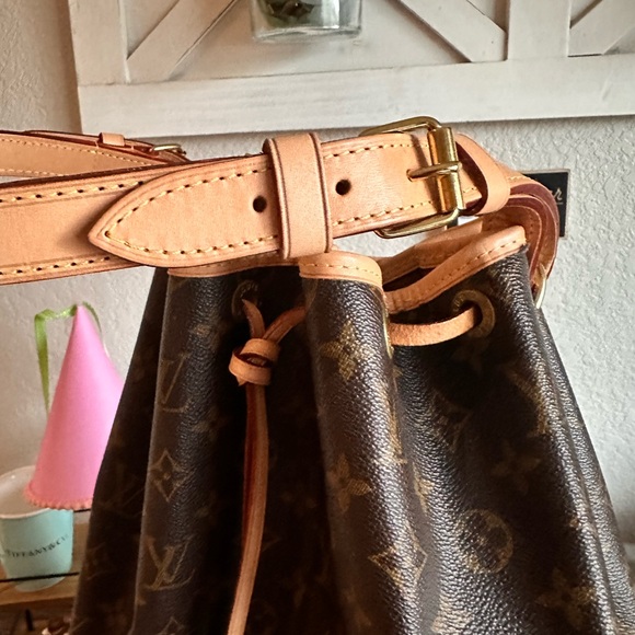 Authentic 💯 Louis Vuitton Noe bag GM

‼️SOLD‼️ - Picture 2 of 13